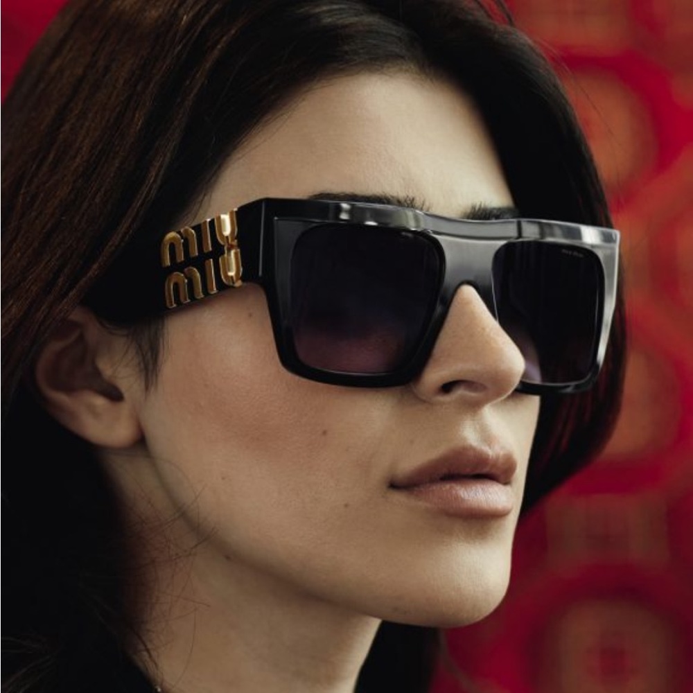 💯 Original Miu Miu Eyewear Black Gradient Sunglasses